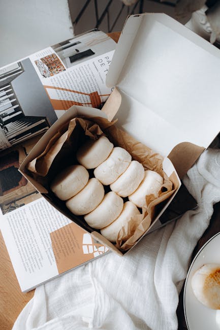 Atidarytas kepimo sodos indelis virtuvėje, naudojamas kvapams neutralizuoti