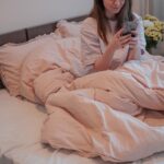 Miegamojo komfortas: kaip išsirinkti patalynę ir sutvarkyti patalpą geresniam miegui