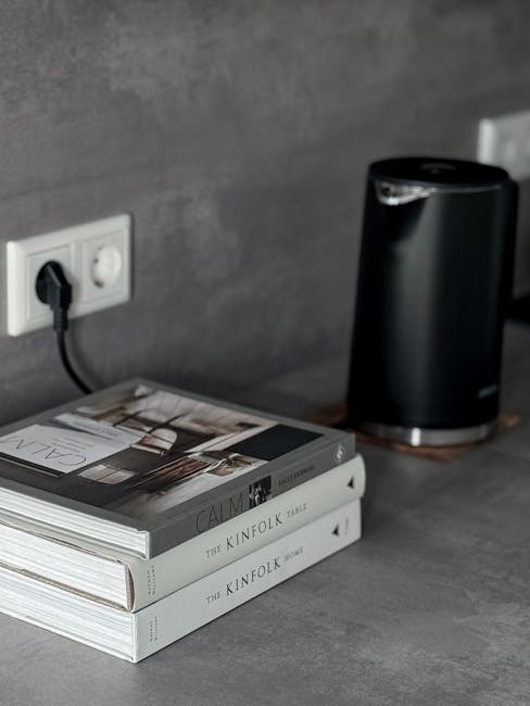 Minimalizmo įpročiai namuose: tvarkinga erdvė su šviesa ir minimaliais daiktais, rami tvarka be streso.